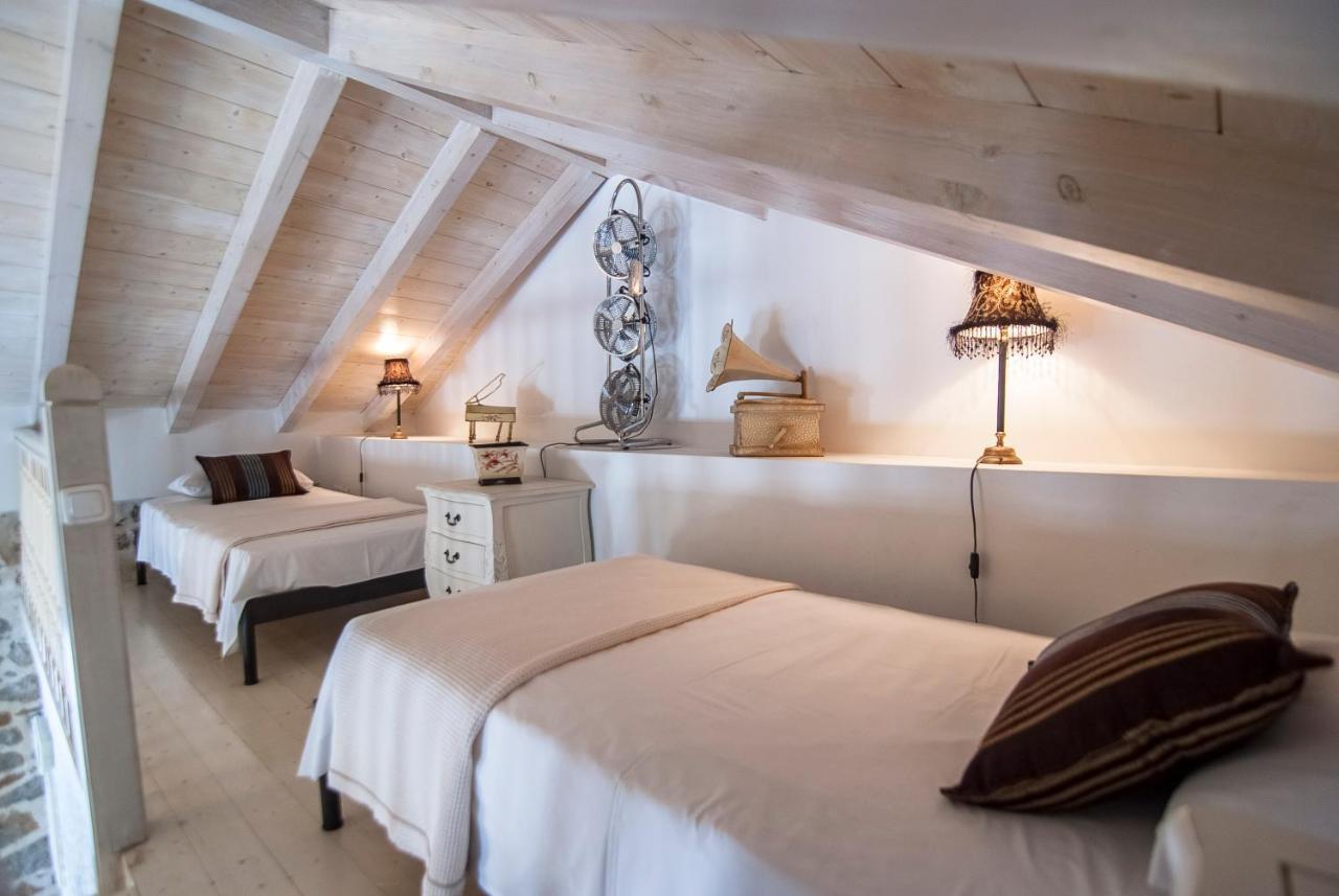 PortaDelMare deluxe suites Hydra  Esterno foto