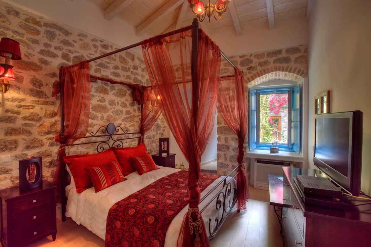 PortaDelMare deluxe suites Hydra  Esterno foto