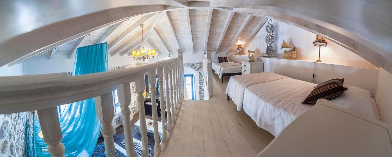 PortaDelMare deluxe suites Hydra  Esterno foto