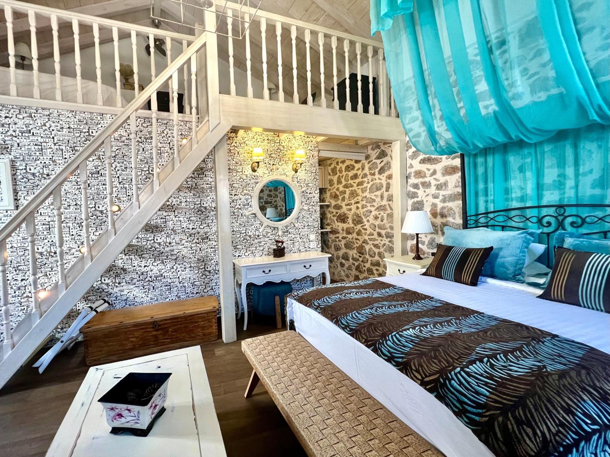 PortaDelMare deluxe suites Hydra  Esterno foto